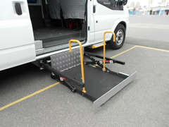 <b>車載式無障礙升降平臺</b>