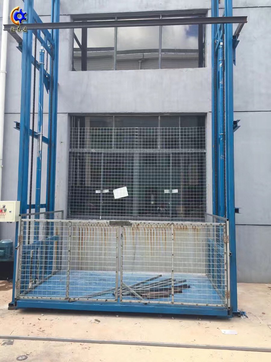 導(dǎo)軌鏈條式升降平臺(tái)