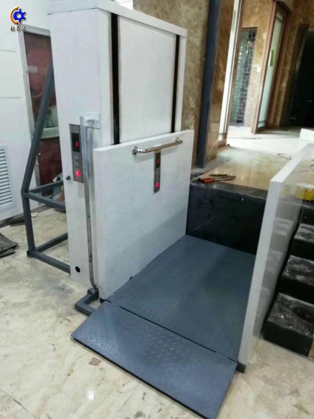 垂直無障礙升降機